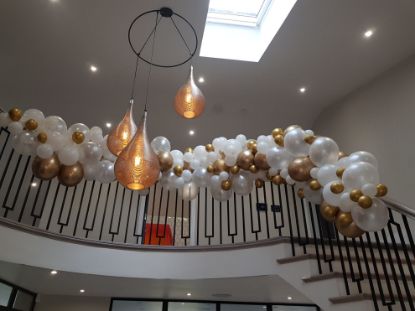 Picture of Garland balloon display