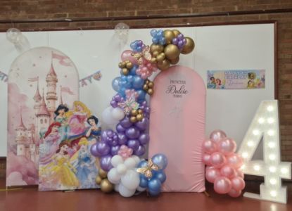 Picture of Sail board with balloons